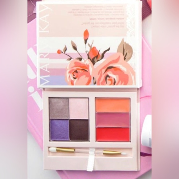 Other - Mary Kay Into the garden limited edition compact 4 eyeshadows 3 lipglosses New-